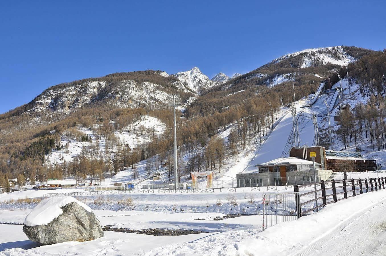 Pragelato Ski Jumping Hotel Праджелато Екстериор снимка